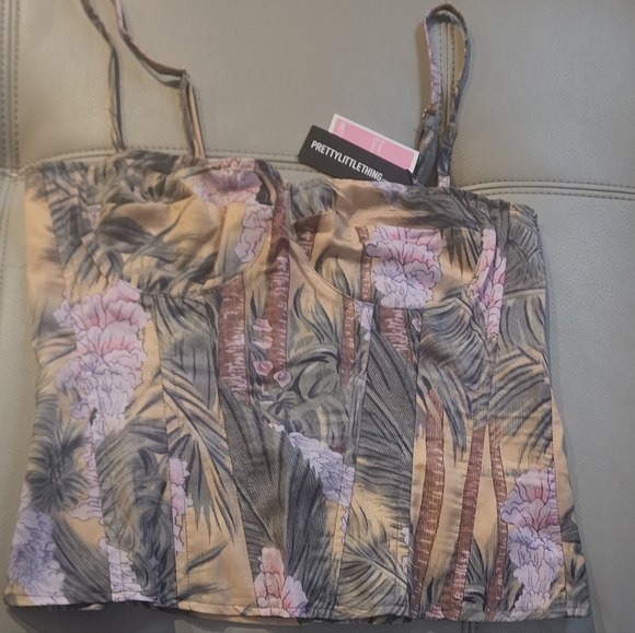 NWOT Pretty Little Things Corset Strap Print Top Size 8 - Picture 2 of 3